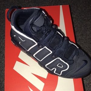 Navy Nike Uptempo